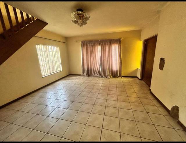 4 BEDROOM HOUSE FOR SALE IN STRUBENVALE